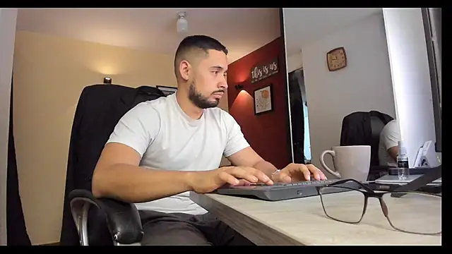 Snapshot of thesexlawyer1 chatting on 12/14/25, 03:34 thesexlawyer1 online show from 12/14/25, 03:34