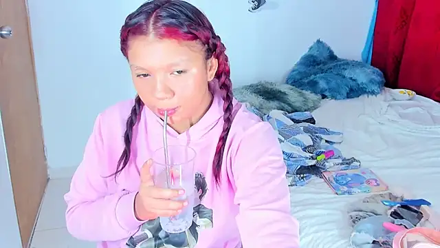 Emily Coper18 online show from 09/28/25, 06:19