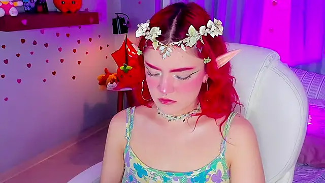 Snapshot of Tiny__Emmy chatting on 03/21/25, 11:01 Tiny Emmy online show from 03/21/25, 11:01