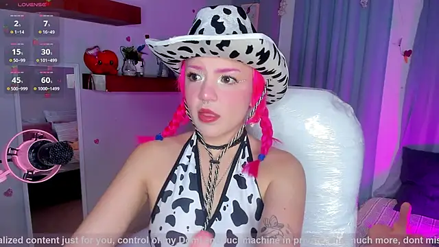 Snapshot of Tiny__Emmy chatting on 10/03/25, 06:54 Tiny Emmy online show from 10/03/25, 06:54