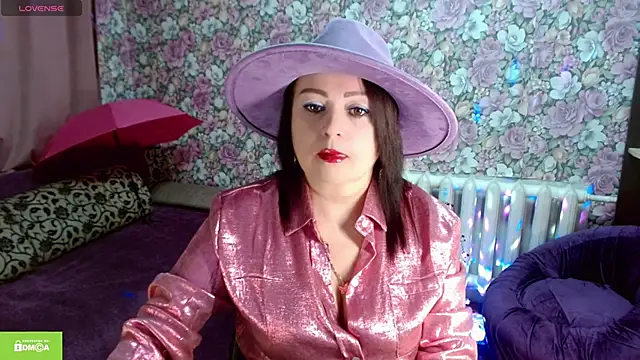 Snapshot of Julia-ru chatting on 12/16/25, 01:21 Julia-ru online show from 12/16/25, 01:21