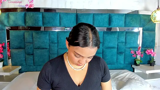 Snapshot of Abril_Gomez06 chatting on 06/12/26, 08:30 Abril Gomez06 online show from 06/12/26, 08:30