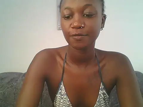 Snapshot of MissLilly1 chatting on 12/03/24, 05:42 MissLilly1 online show from 12/03/24, 05:42