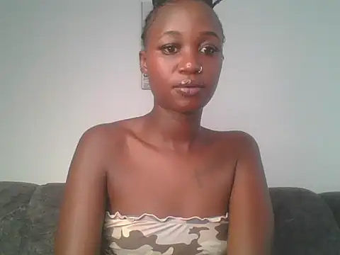 Snapshot of MissLilly1 chatting on 02/14/25, 07:59 MissLilly1 online show from 02/14/25, 07:59