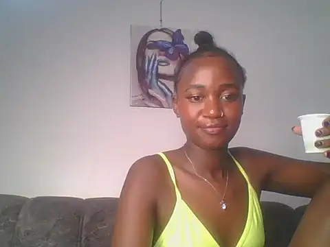 Snapshot of MissLilly1 chatting on 02/18/25, 08:25 MissLilly1 online show from 02/18/25, 08:25