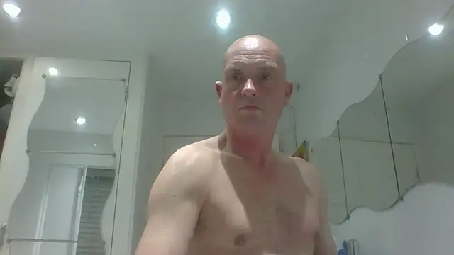 Snapshot of mrtickle0025 chatting on 11/05/25, 09:31 mrtickle0025 online show from 11/05/25, 09:31