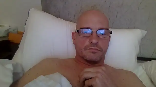 Snapshot of mrtickle0025 chatting on 01/08/26, 10:17 mrtickle0025 online show from 01/08/26, 10:17