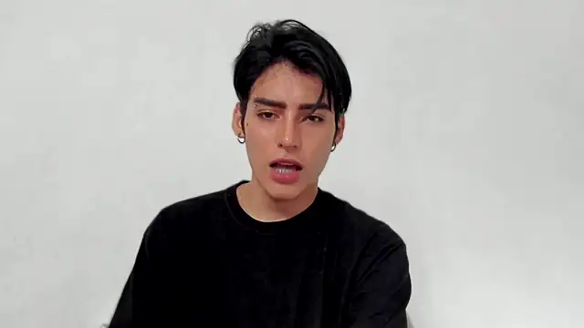 Snapshot of sebas_rose chatting on 12/04/24, 05:22 sebas rose online show from 12/04/24, 05:22