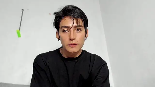 Snapshot of sebas_rose chatting on 12/06/24, 10:08 sebas rose online show from 12/06/24, 10:08