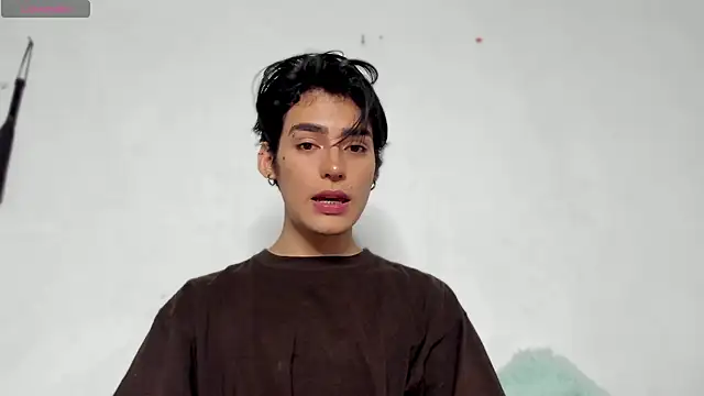 Snapshot of sebas_rose chatting on 12/16/24, 10:45 sebas rose online show from 12/16/24, 10:45