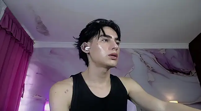 Snapshot of sebas_rose chatting on 03/10/25, 08:12 sebas rose online show from 03/10/25, 08:12