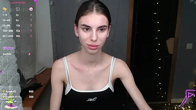 Snapshot of EmmyGreans chatting on 12/10/24, 01:00 EmmyGreans online show from 12/10/24, 01:00