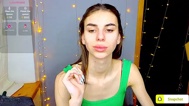 Snapshot of EmmyGreans chatting on 01/25/25, 07:06 EmmyGreans online show from 01/25/25, 07:06