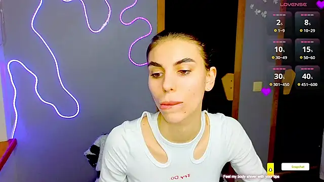 Snapshot of EmmyGreans chatting on 02/04/25, 03:57 EmmyGreans online show from 02/04/25, 03:57