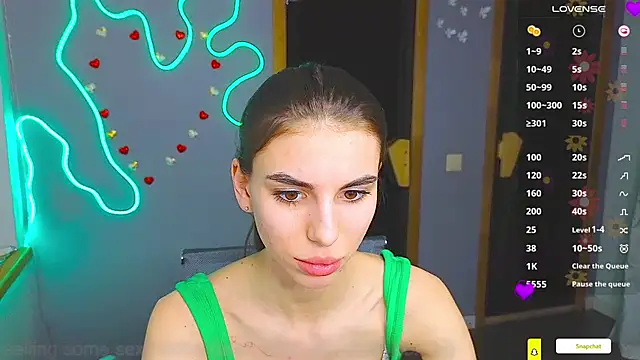 Snapshot of EmmyGreans chatting on 02/28/25, 04:20 EmmyGreans online show from 02/28/25, 04:20