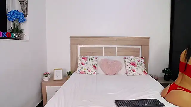 AylinRoss online show from 09/18/25, 06:54