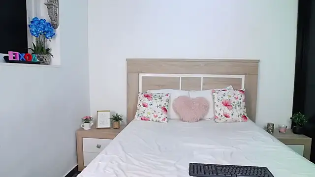 AylinRoss online show from 10/06/25, 06:16