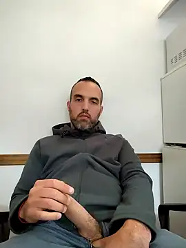 Snapshot of leon3875 chatting on 01/16/25, 03:24 leon3875 online show from 01/16/25, 03:24