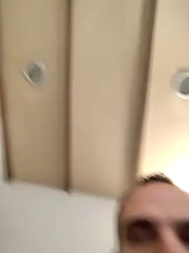 Snapshot of leon3875 chatting on 10/31/25, 03:35 leon3875 online show from 10/31/25, 03:35