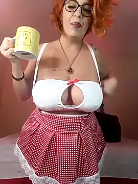 Escarlate4you  online show from 09/28/25, 11:59