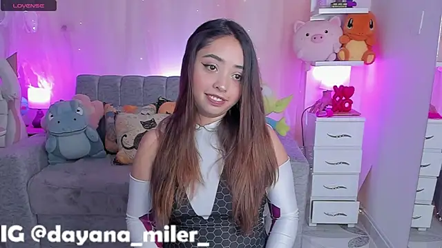 Snapshot of _dayana_miler chatting on 10/24/25, 02:02 dayana miler online show from 10/24/25, 02:02