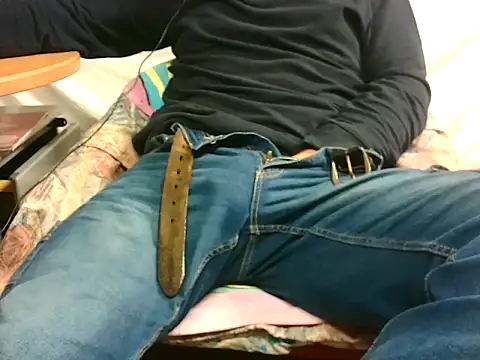 Giulio35 Pika online show from 11/19/25, 04:07