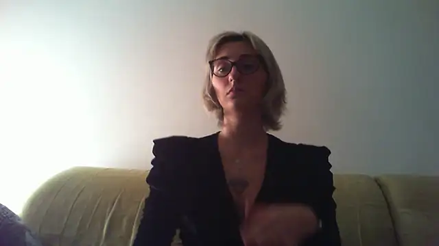 sexy blondie92 online show from 01/19/25, 11:00