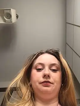 chloetarducci online show from 03/06/25, 07:10