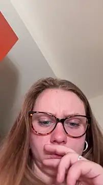 chloetarducci online show from 02/11/26, 08:03