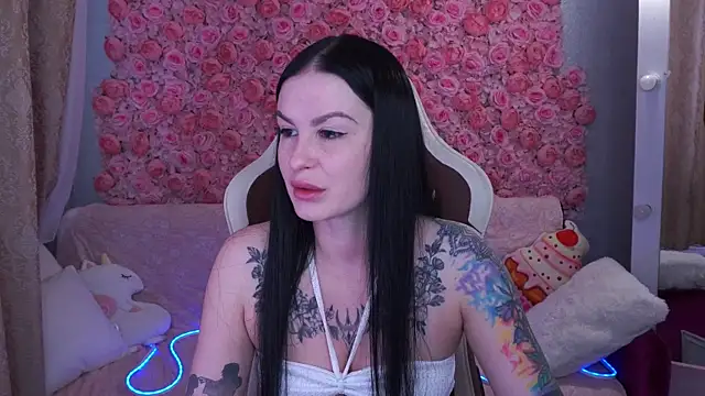 AmberDismond online show from 05/25/26, 05:35