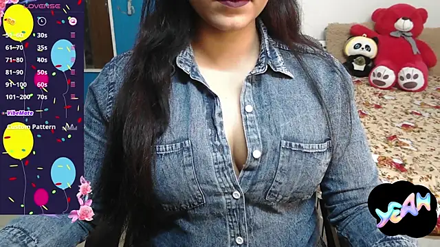 Snapshot of Annu-Darling chatting on 01/08/26, 10:17 Annu-Darling online show from 01/08/26, 10:17