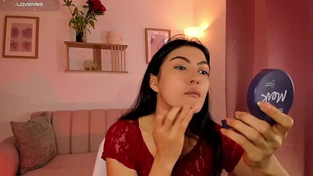Snapshot of Lilabril chatting on 07/02/26, 02:45 Lilabril online show from 07/02/26, 02:45