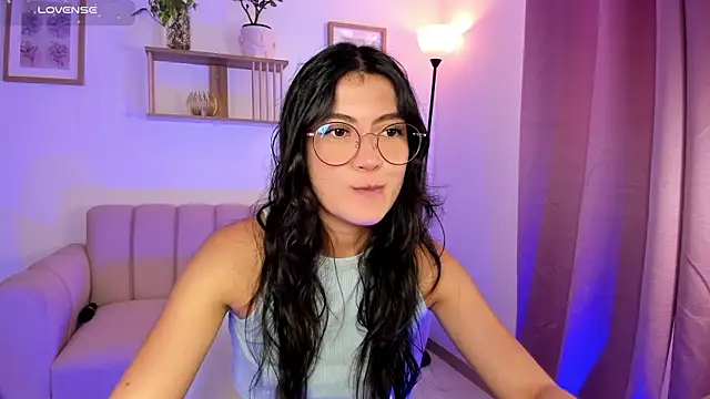 Snapshot of Lilabril chatting on 07/28/26, 04:39 Lilabril online show from 07/28/26, 04:39