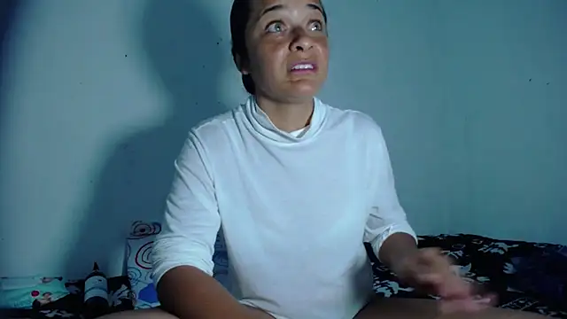 Snapshot of GiveLove1 chatting on 12/10/24, 05:07 GiveLove1 online show from 12/10/24, 05:07