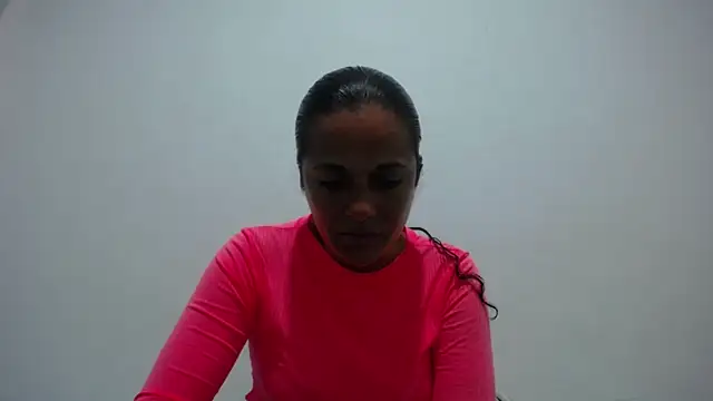 Snapshot of GiveLove1 chatting on 01/06/25, 09:43 GiveLove1 online show from 01/06/25, 09:43