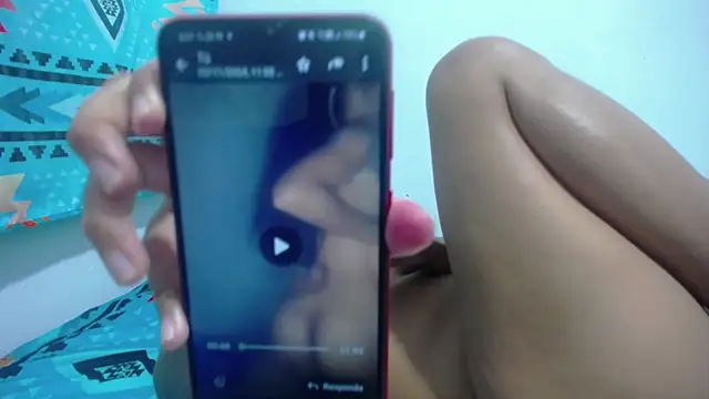 Snapshot of GiveLove1 chatting on 01/10/25, 11:22 GiveLove1 online show from 01/10/25, 11:22