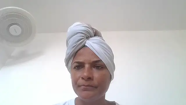 GiveLove1 online show from 11/18/25, 01:37