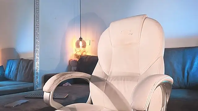 Snapshot of Isabella_francoo chatting on 04/21/26, 11:49 Isabella francoo online show from 04/21/26, 11:49