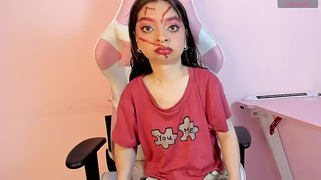 Snapshot of CharlotteMuller chatting on 10/30/25, 09:04 CharlotteMuller online show from 10/30/25, 09:04