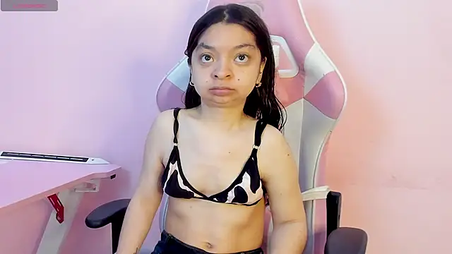 Snapshot of CharlotteMuller chatting on 11/28/25, 07:16 CharlotteMuller online show from 11/28/25, 07:16