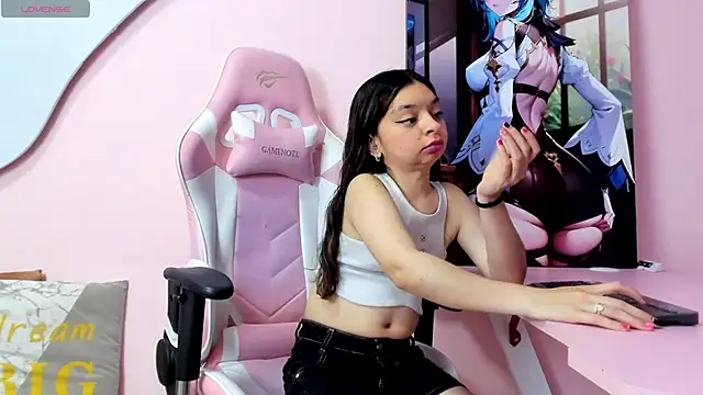 Snapshot of CharlotteMuller chatting on 02/05/26, 08:24 CharlotteMuller online show from 02/05/26, 08:24