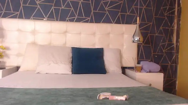 Snapshot of CharlotteMuller chatting on 02/14/26, 05:32 CharlotteMuller online show from 02/14/26, 05:32