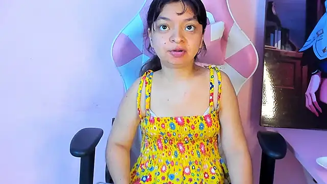 Snapshot of CharlotteMuller chatting on 02/15/26, 02:25 CharlotteMuller online show from 02/15/26, 02:25