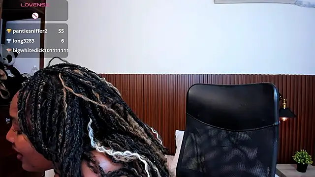 Snapshot of chanel_brunette chatting on 02/23/25, 12:41 chanel brunette online show from 02/23/25, 12:41