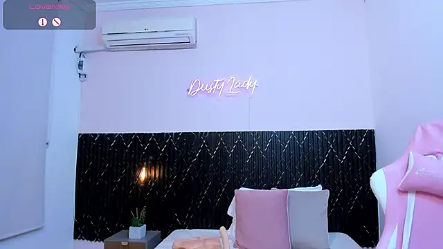 Snapshot of chanel_brunette chatting on 03/20/25, 07:35 chanel brunette online show from 03/20/25, 07:35