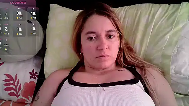 Snapshot of Izury_Blondee chatting on 02/13/25, 09:17 Izury Blondee online show from 02/13/25, 09:17