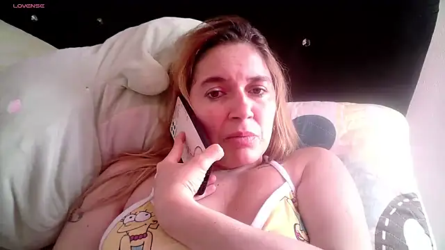Snapshot of Izury_Blondee chatting on 02/23/25, 03:40 Izury Blondee online show from 02/23/25, 03:40