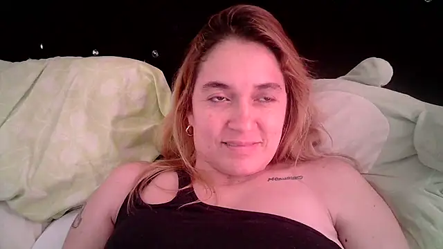 Snapshot of Izury_Blondee chatting on 02/27/25, 08:09 Izury Blondee online show from 02/27/25, 08:09