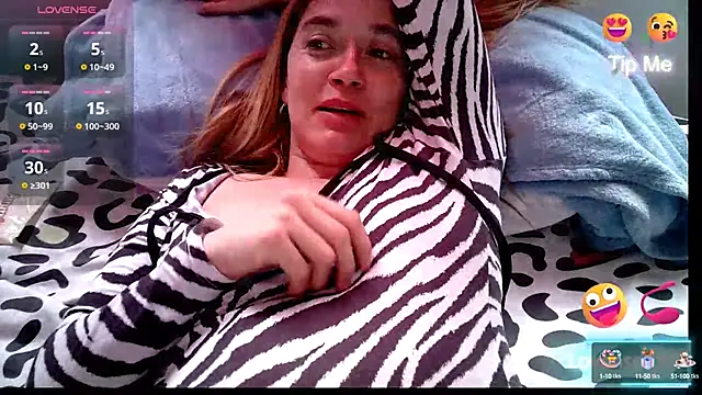 Snapshot of Izury_Blondee chatting on 03/09/25, 12:53 Izury Blondee online show from 03/09/25, 12:53