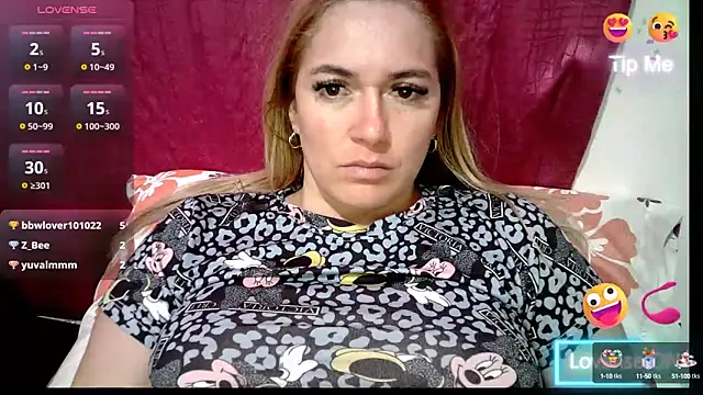 Snapshot of Izury_Blondee chatting on 03/20/25, 11:16 Izury Blondee online show from 03/20/25, 11:16